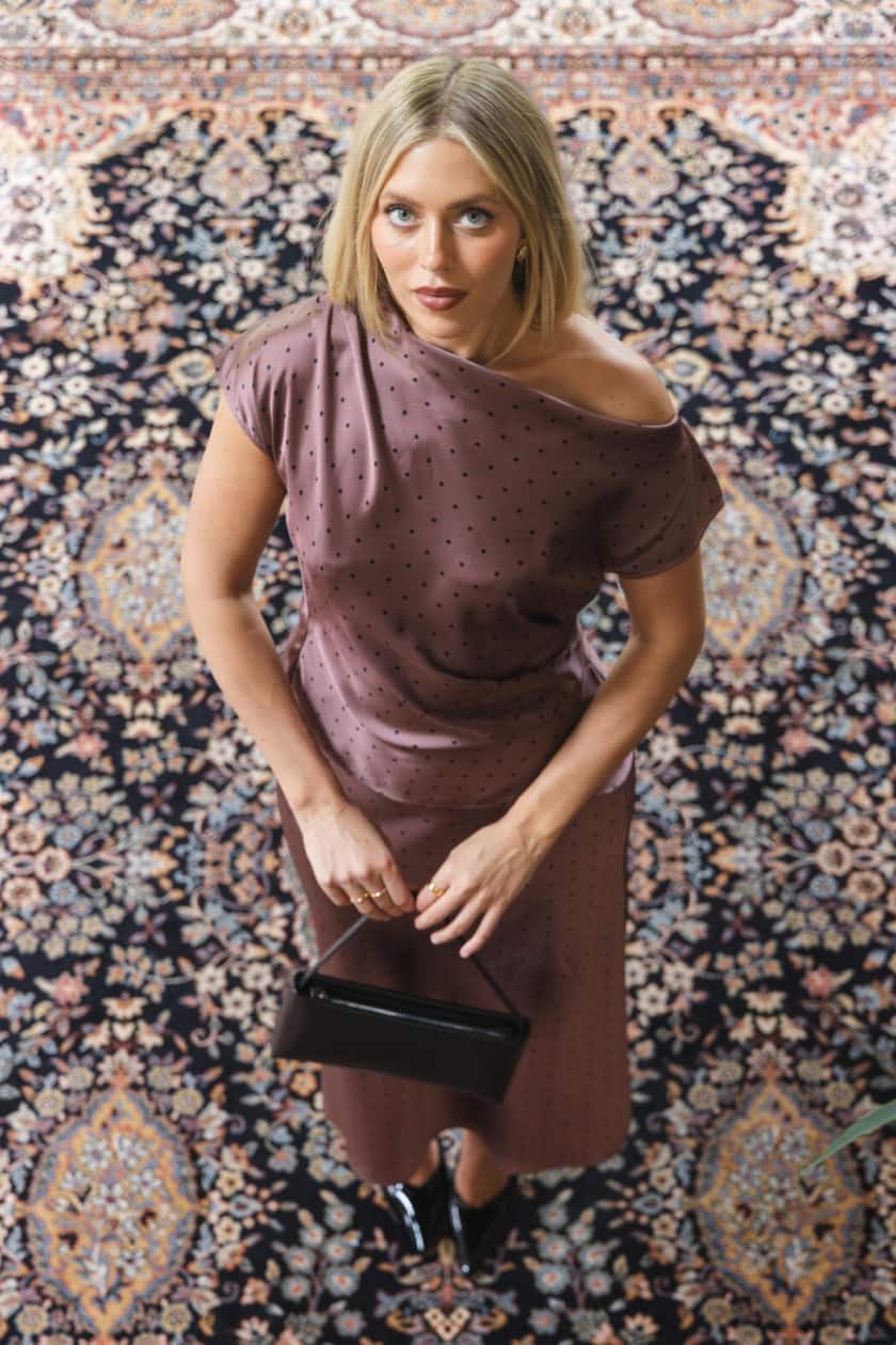 Scarlett Tipped Shoulder Top