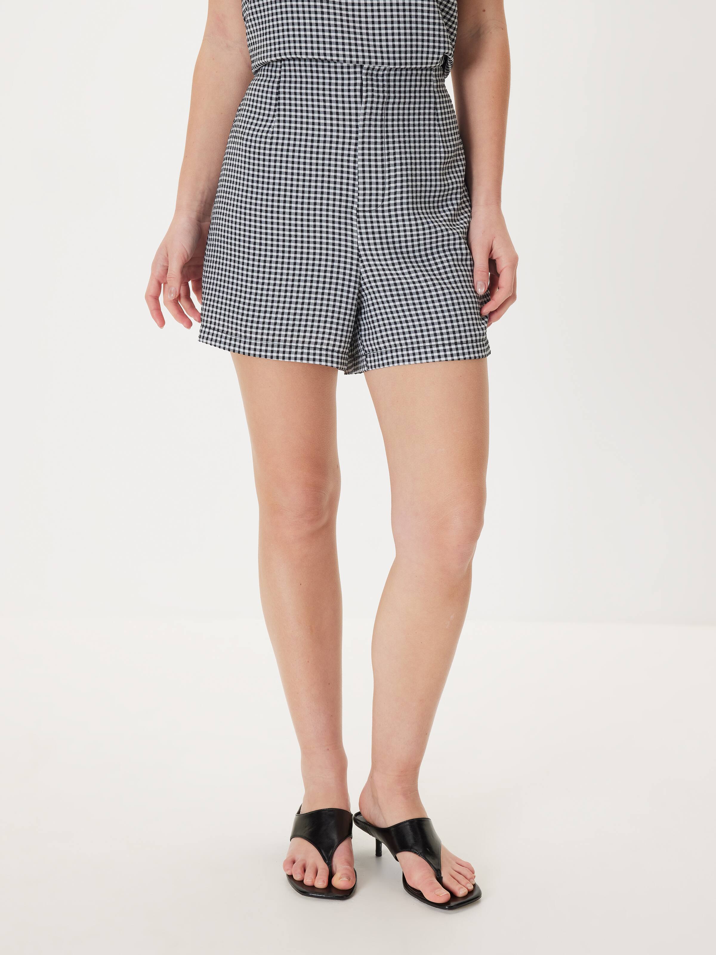 Sally Structured Short