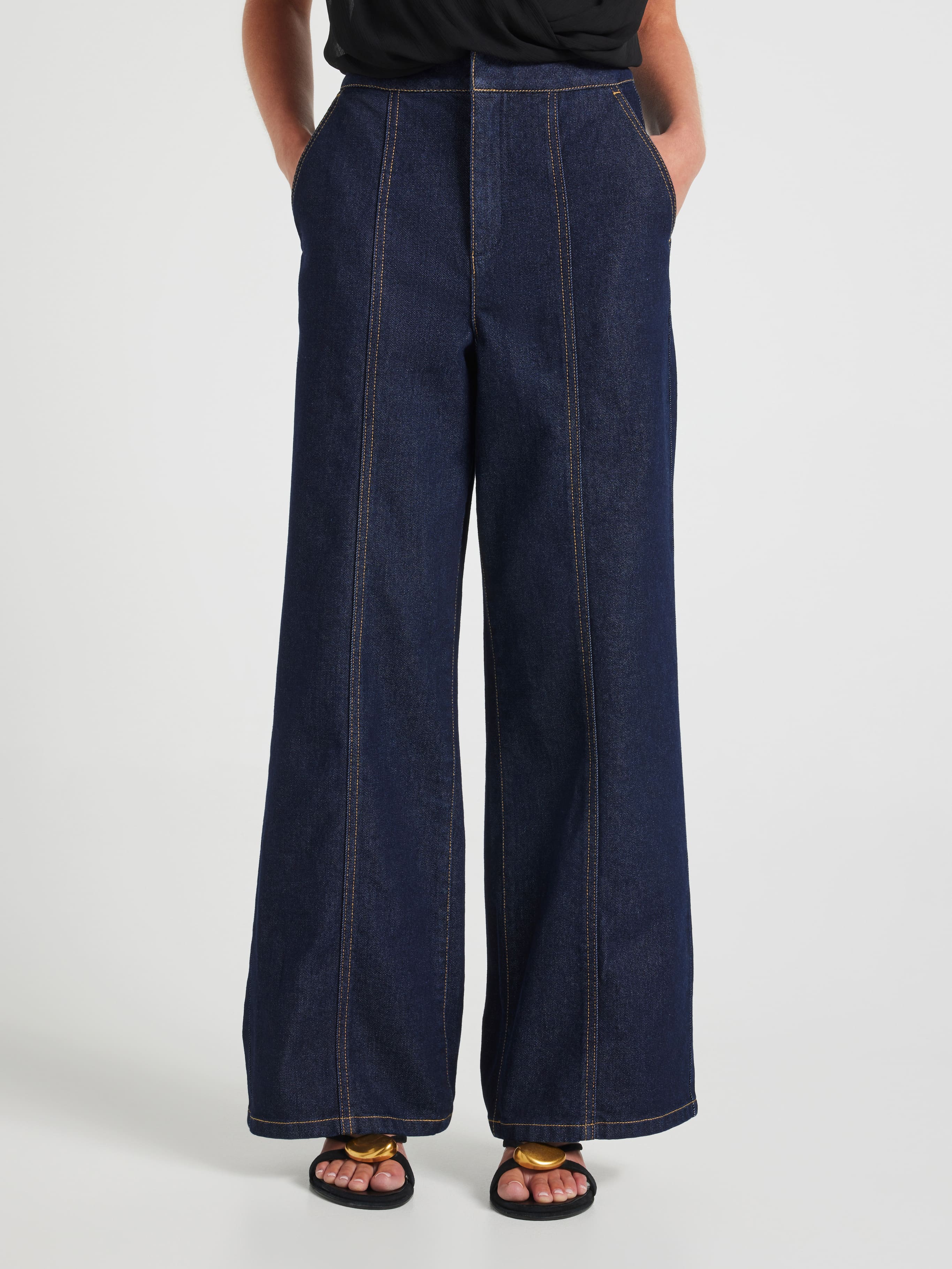 Petites Walking Away Wide Leg Jean