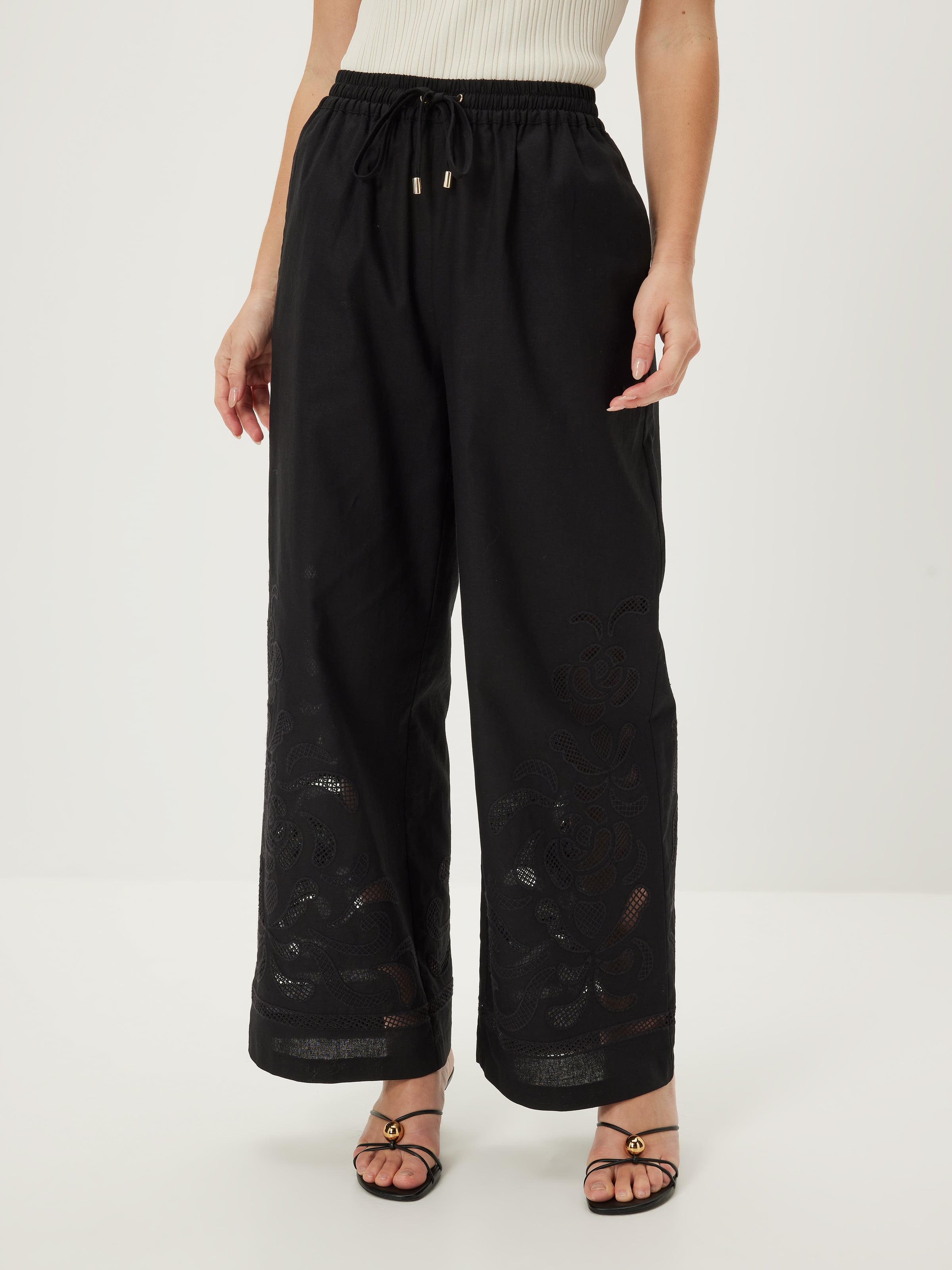 Off The Cuff Embroidered Pant