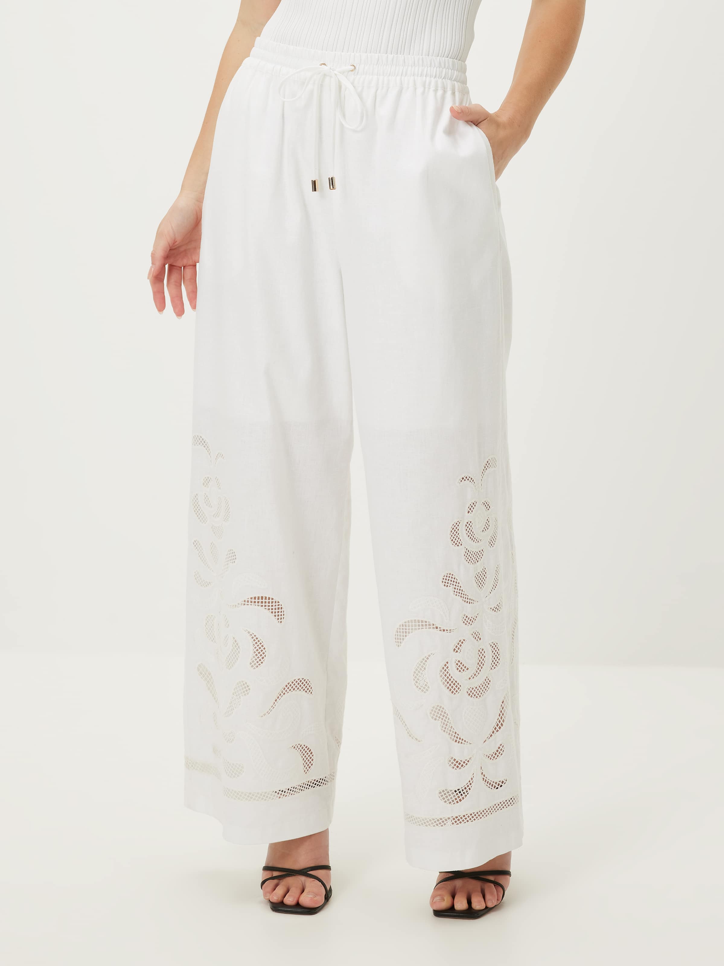 Off The Cuff Embroidered Pant