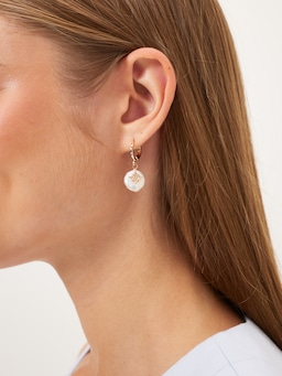 Halle Pearl & Star Huggie Earrings
