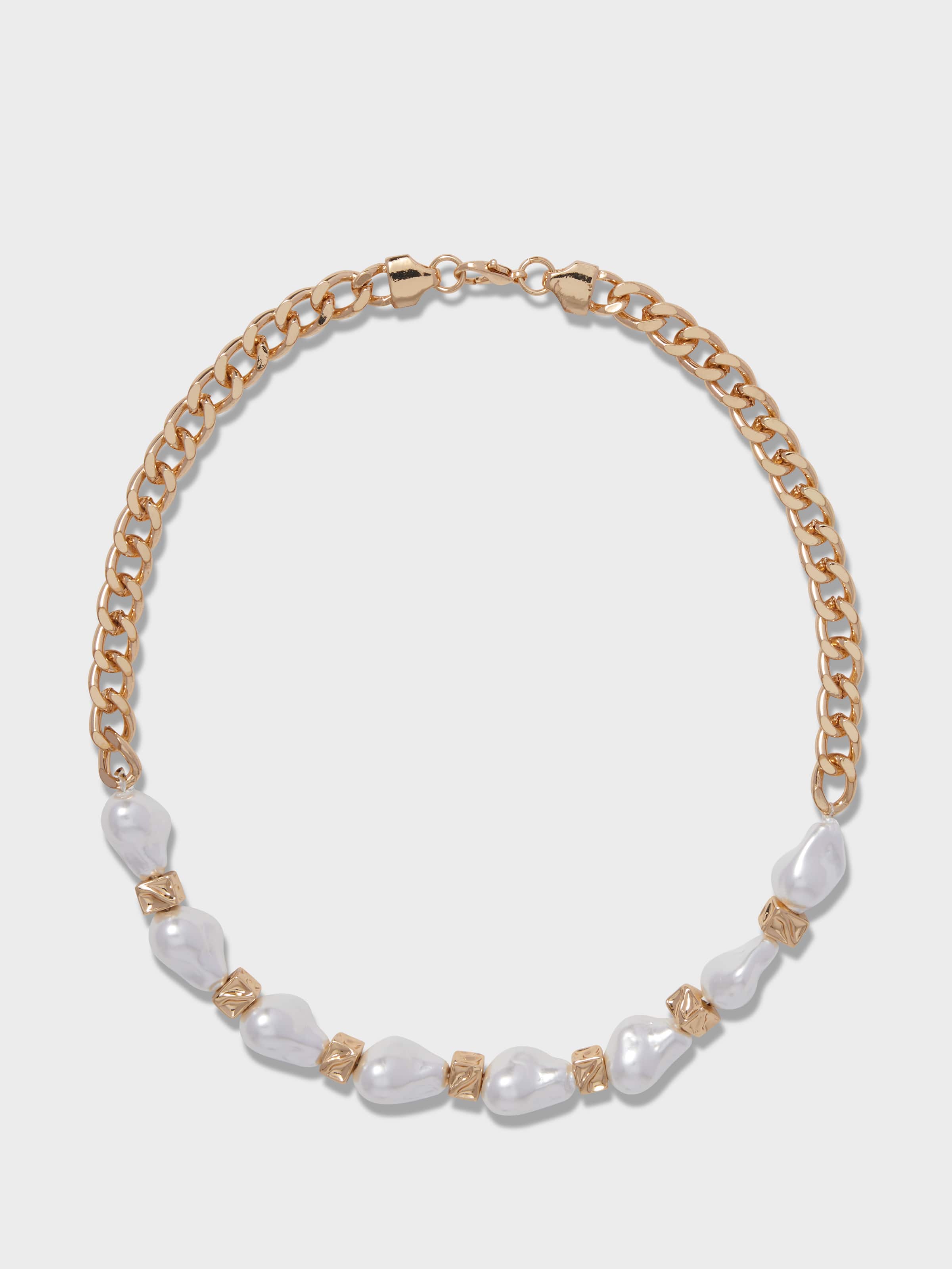 Presley Pearl Necklace