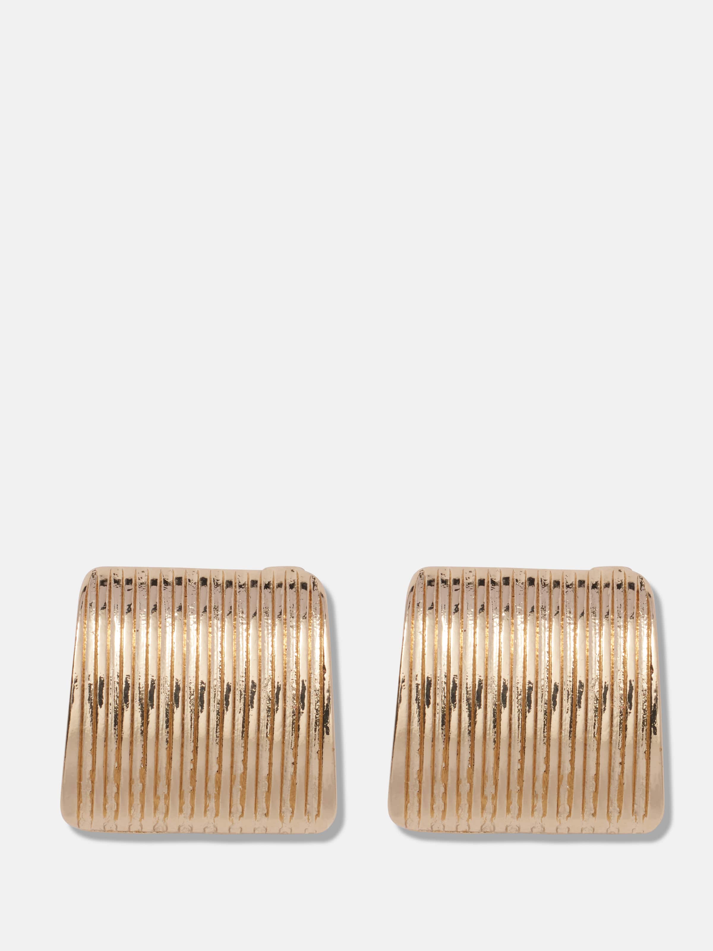Verity Corrugated Studs