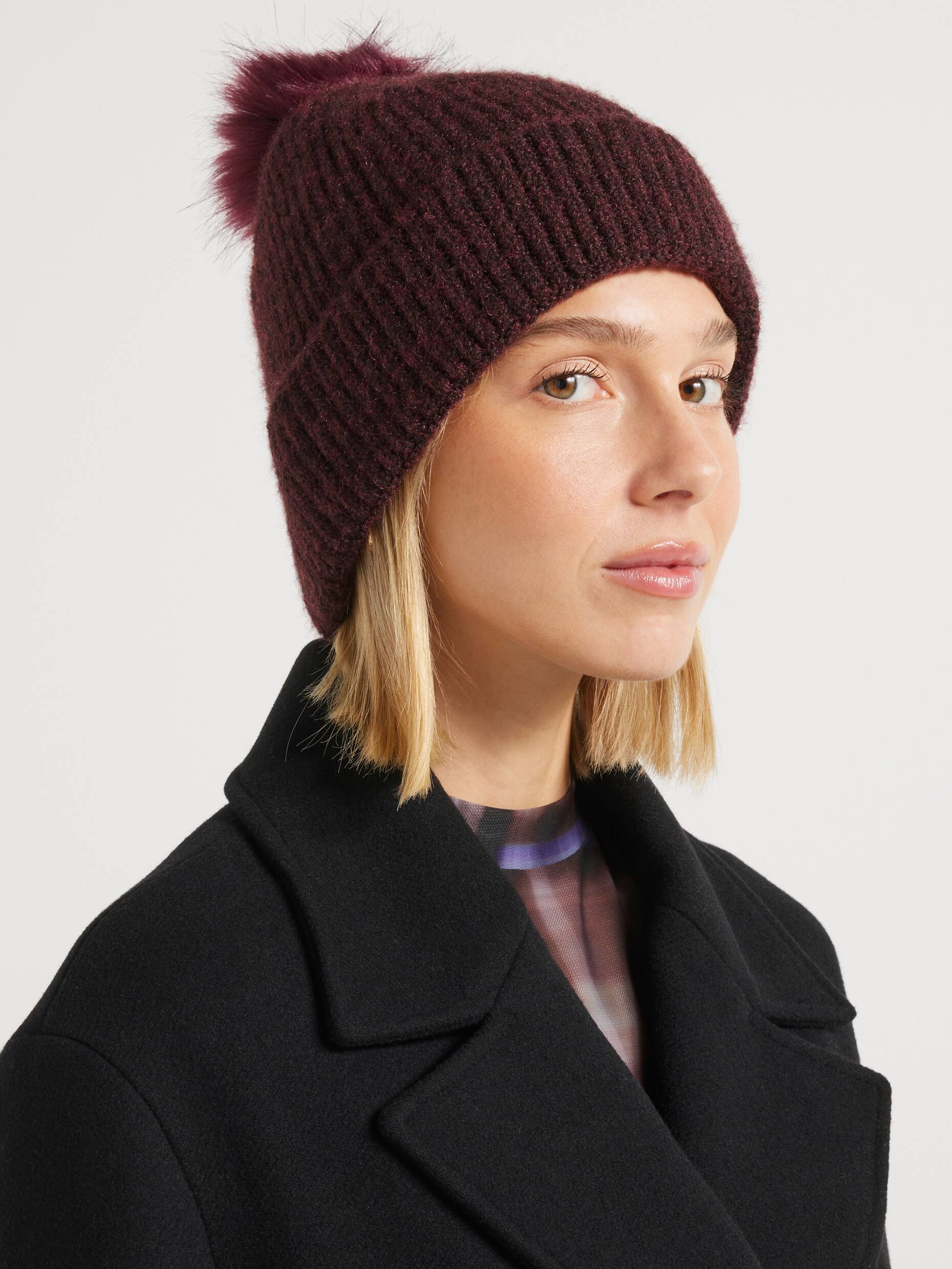 Soft Pom Pom Beanie