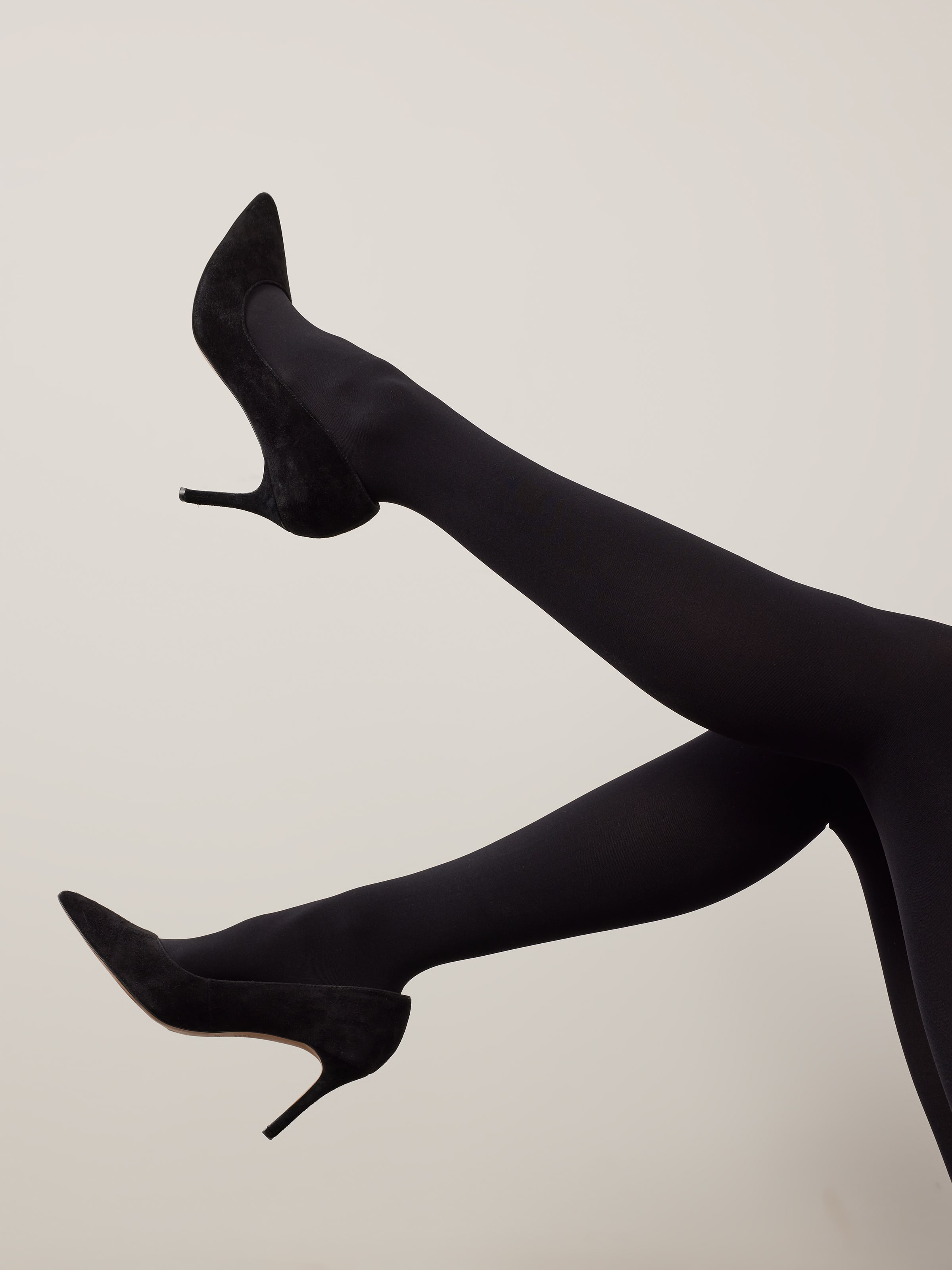 Charnos 100 Denier Opaque Tights-Black Medium : : Clothing, Shoes  & Accessories