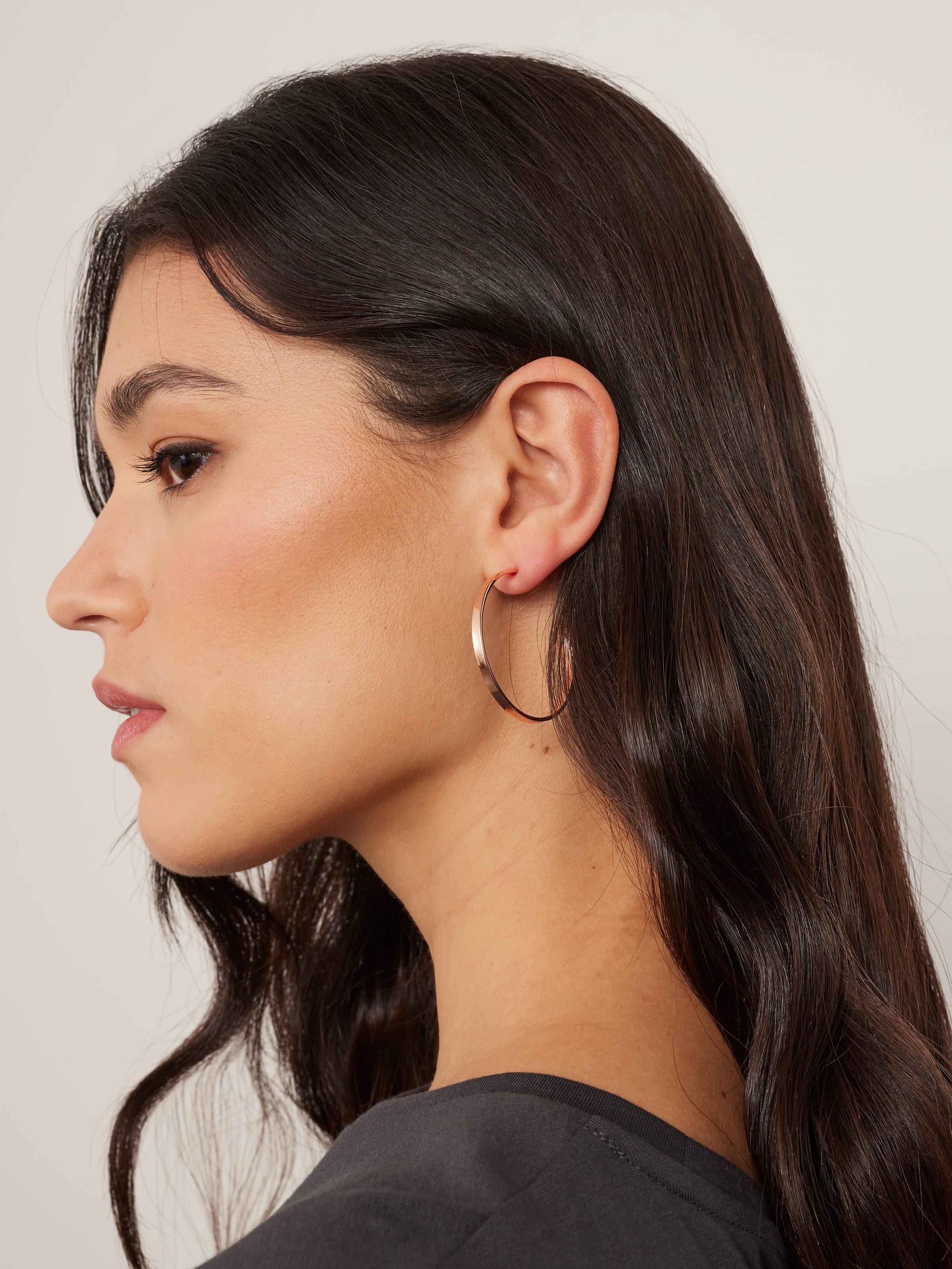 Rosa Simple Hoop Earring