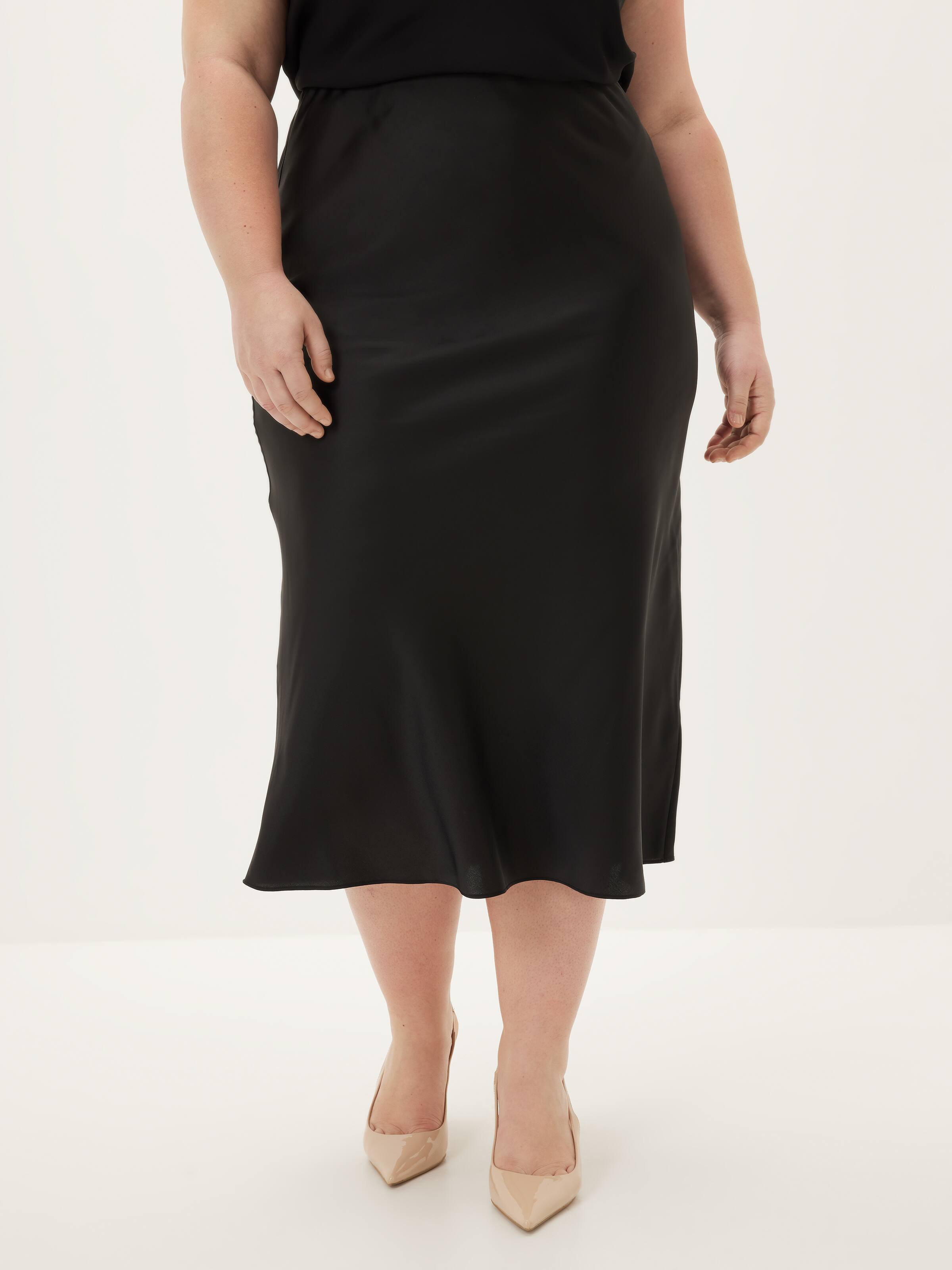 Curve Cupids Bow Satin Skirt