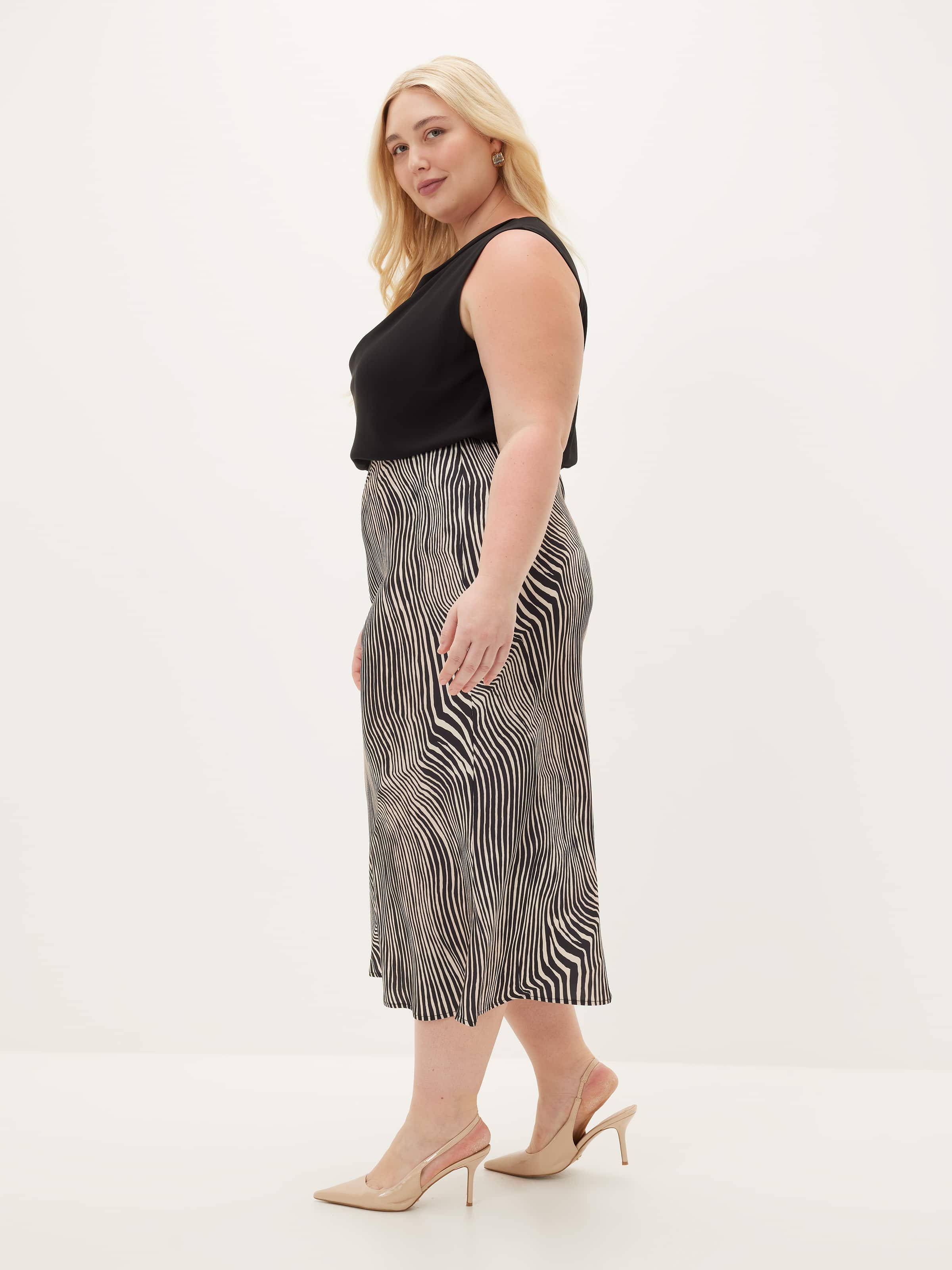 Curve Cupids Bow Satin Skirt