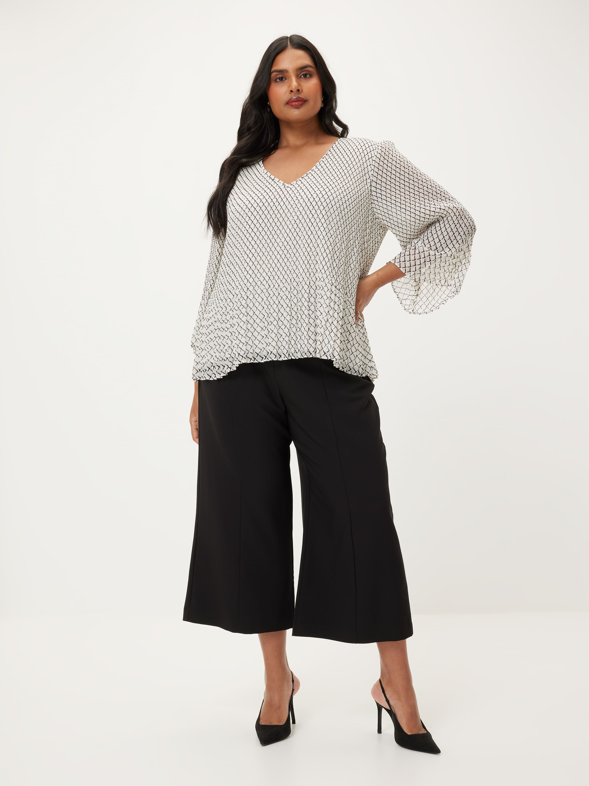 Curve Mia Plisse V Neck Top