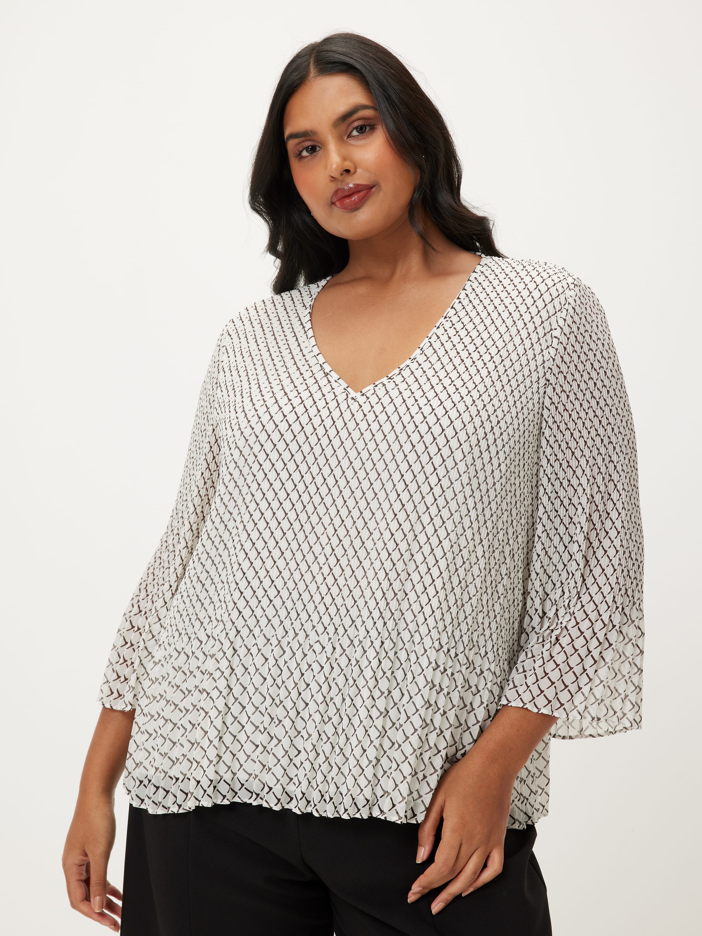 Curve Mia Plisse V Neck Top