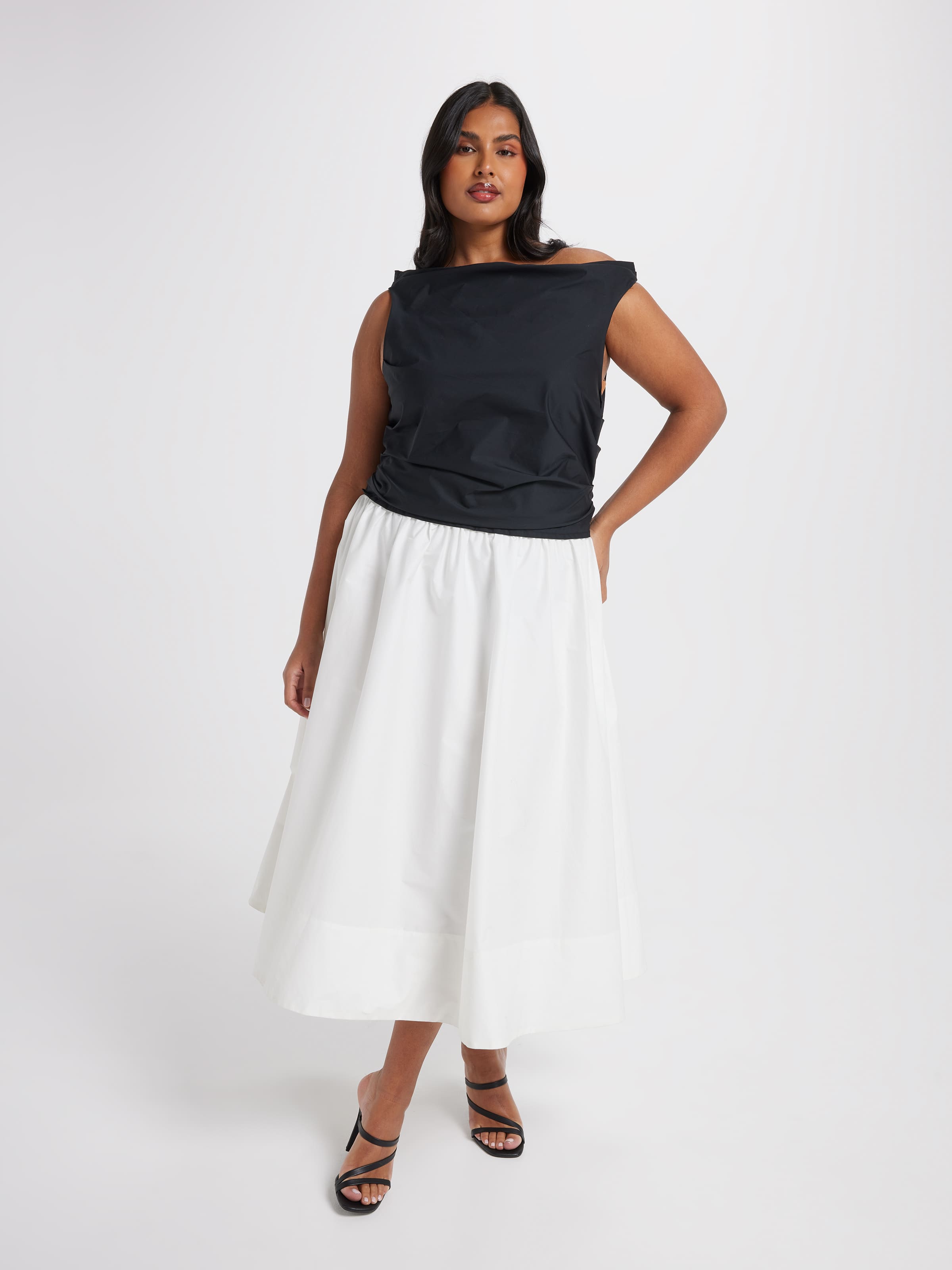 Curve Regan Spliced Gown