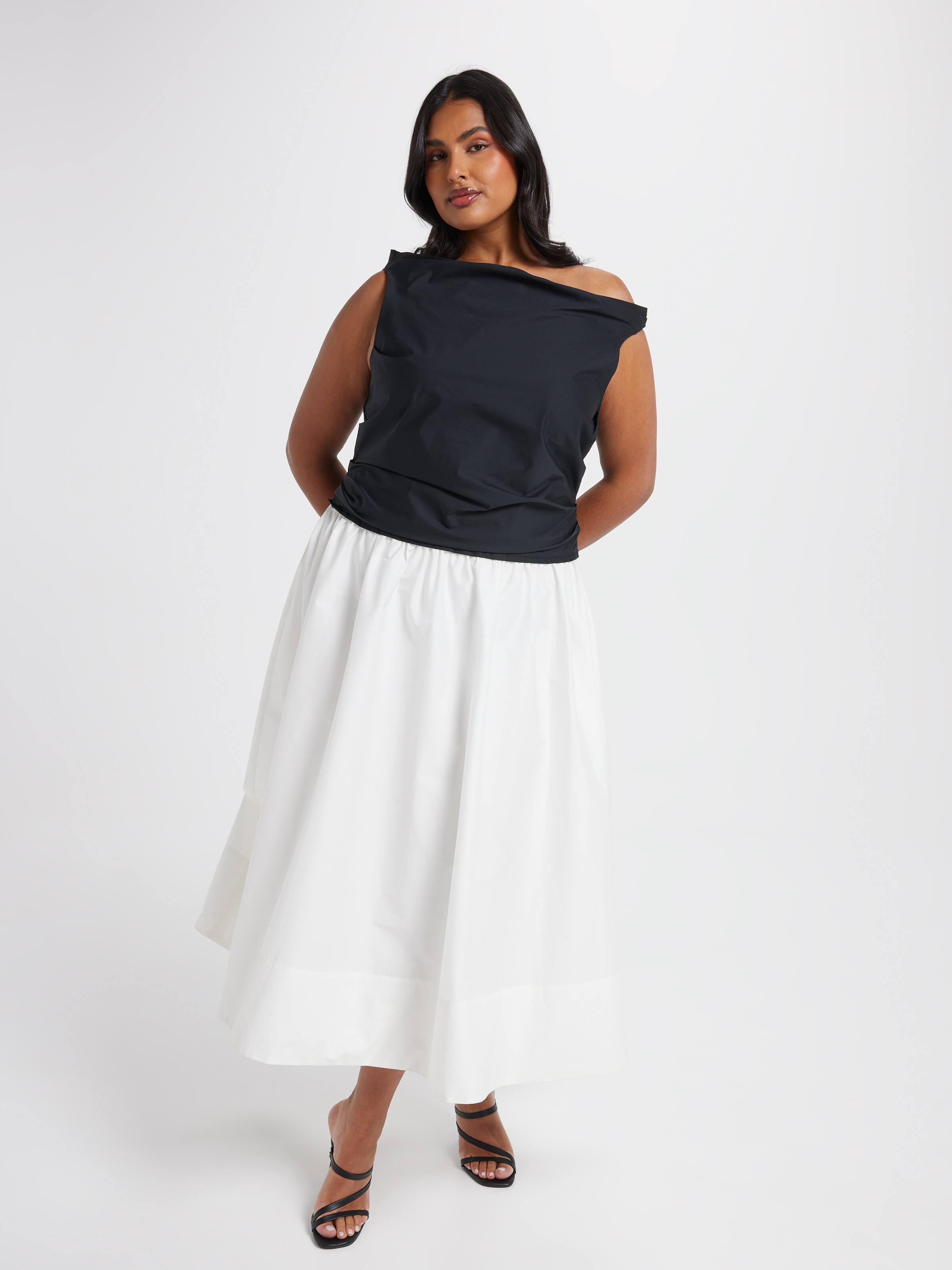 Curve Regan Spliced Gown