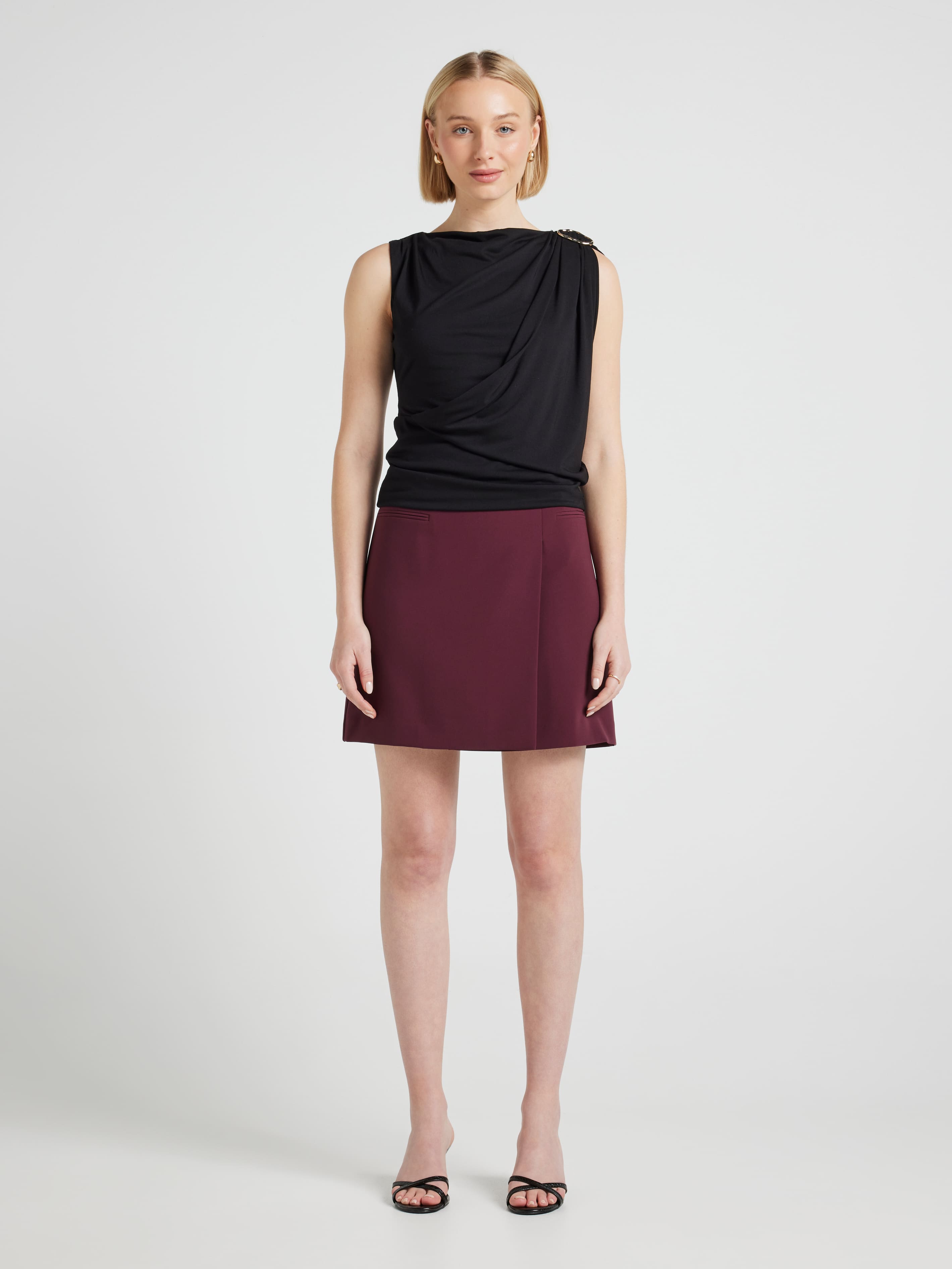 Hailey Hardware Detail Top