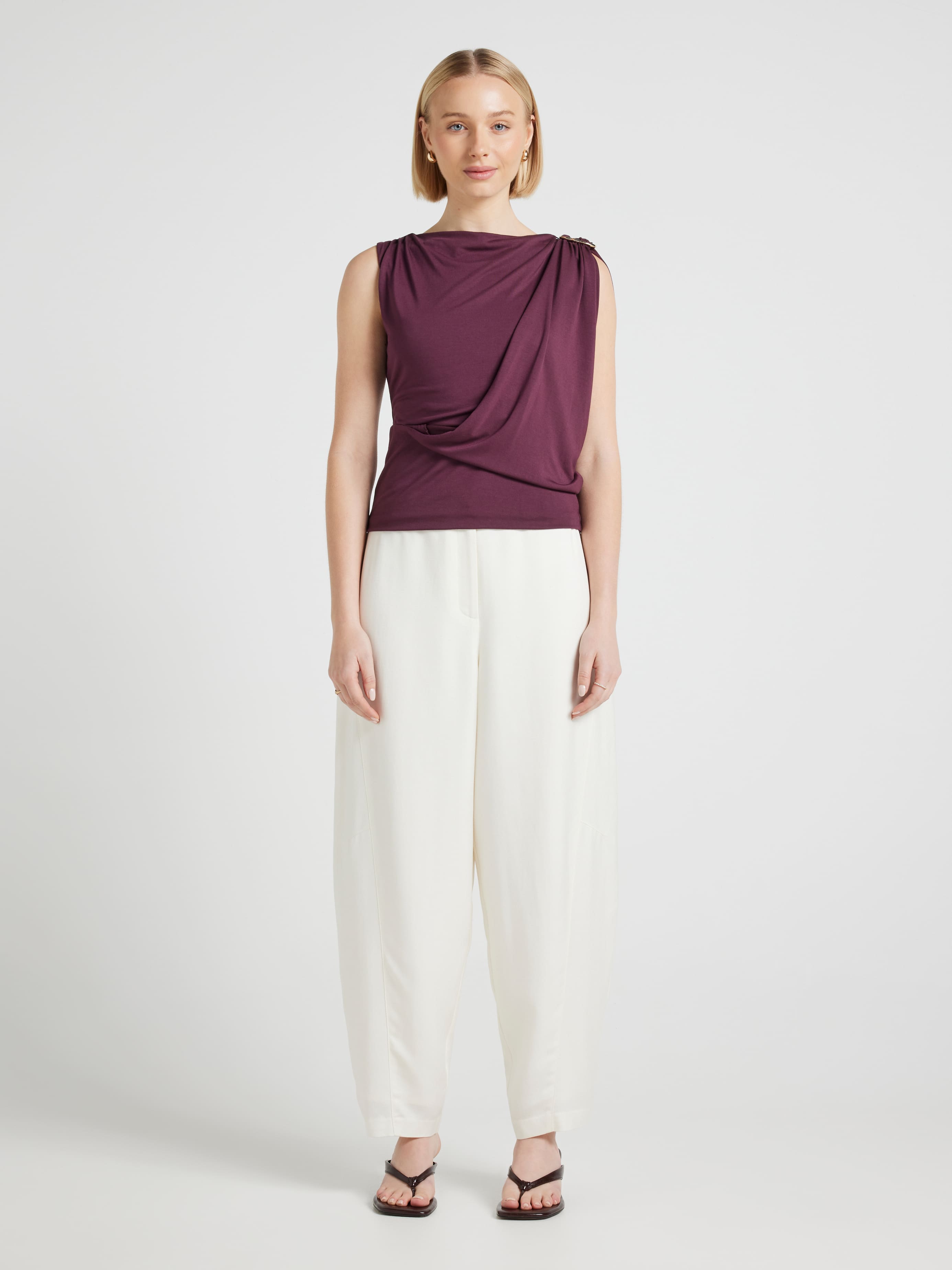 Hailey Hardware Detail Top