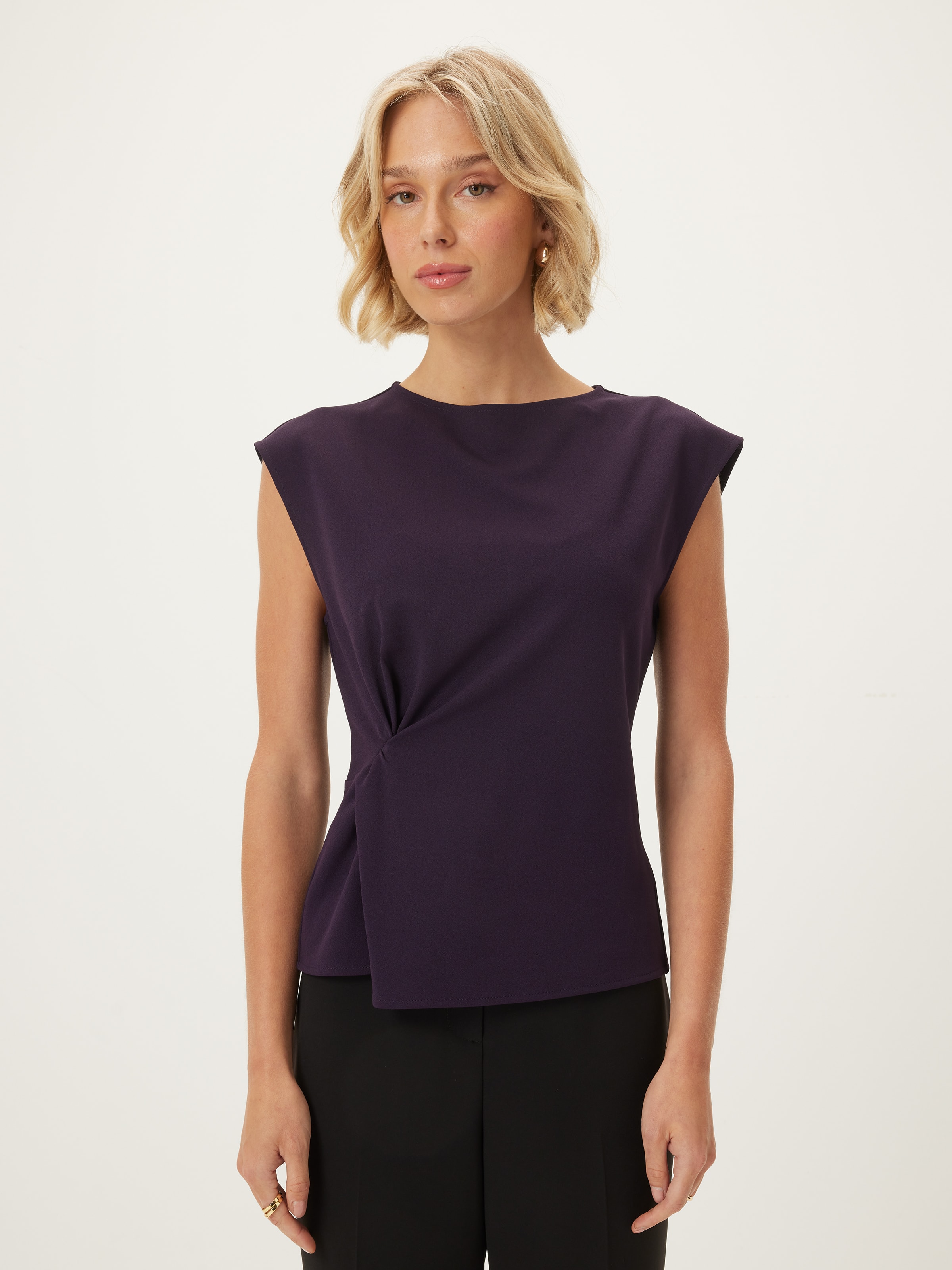 Kendra Twist Front Top