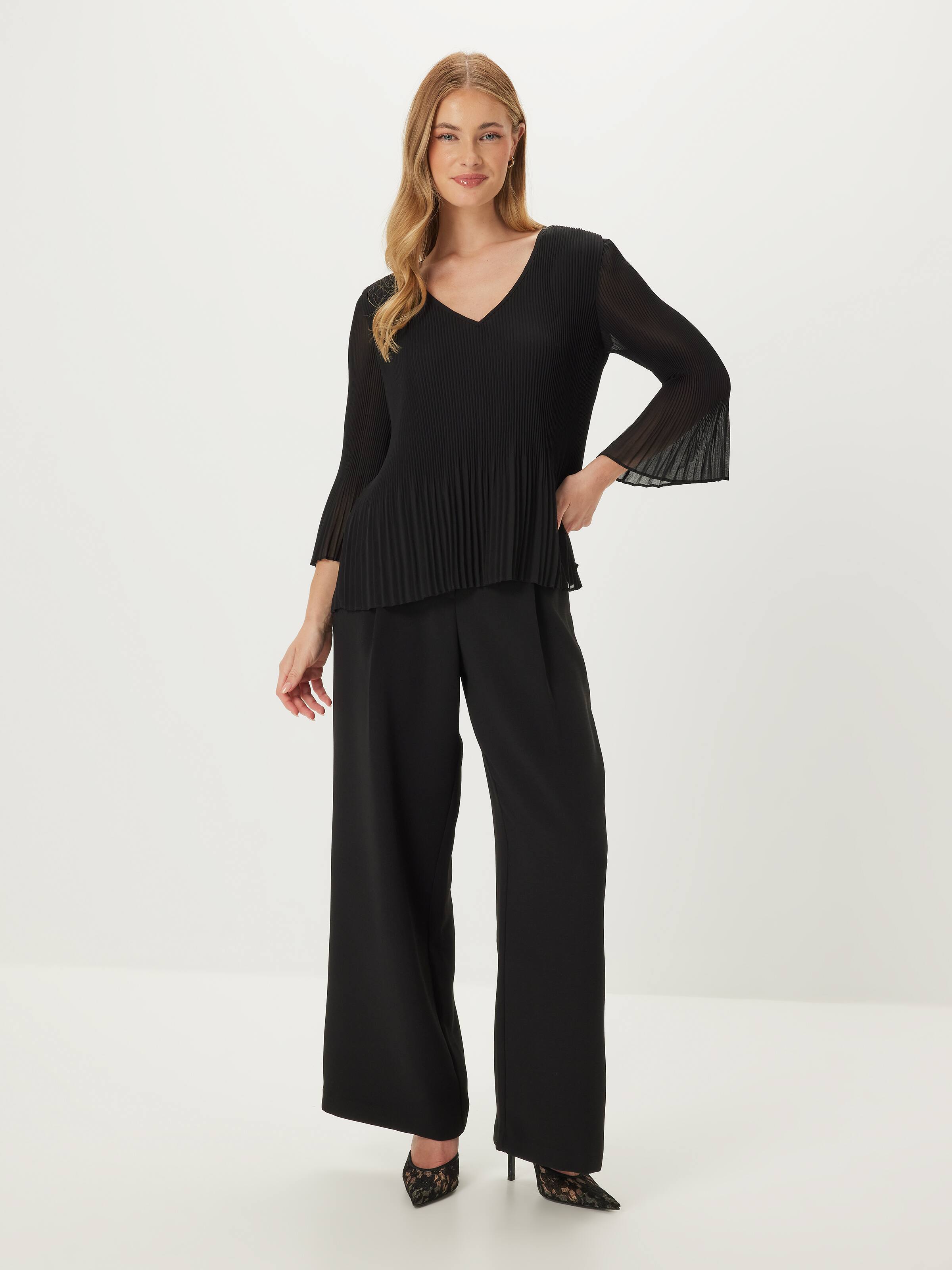 Mia Plisse V Neck Top