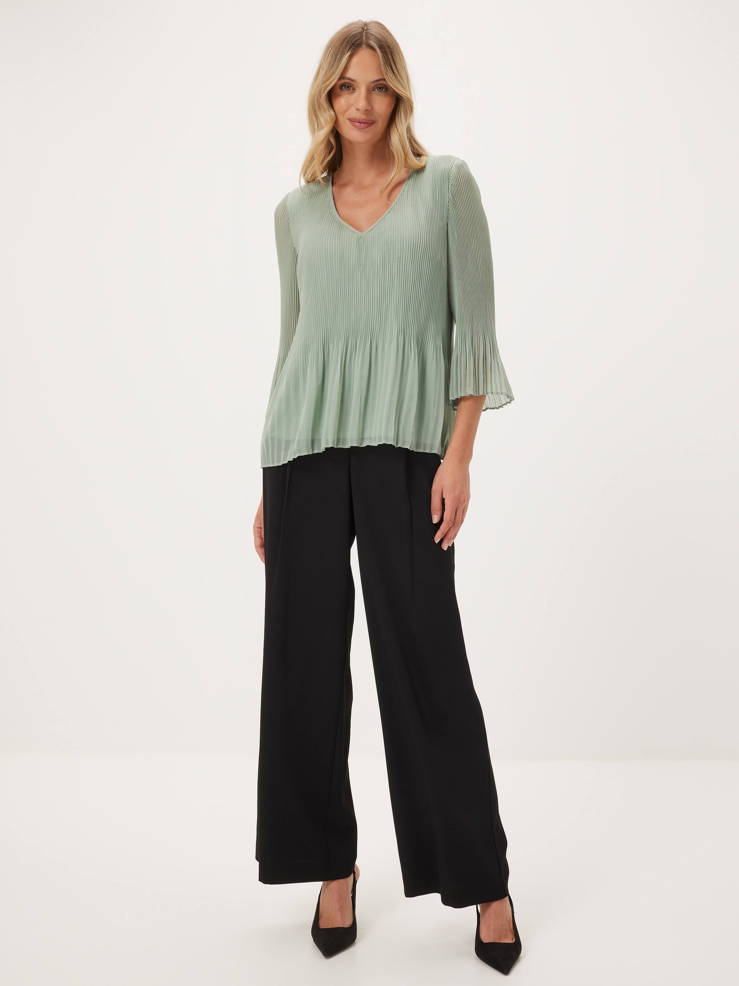 Mia Plisse V Neck Top