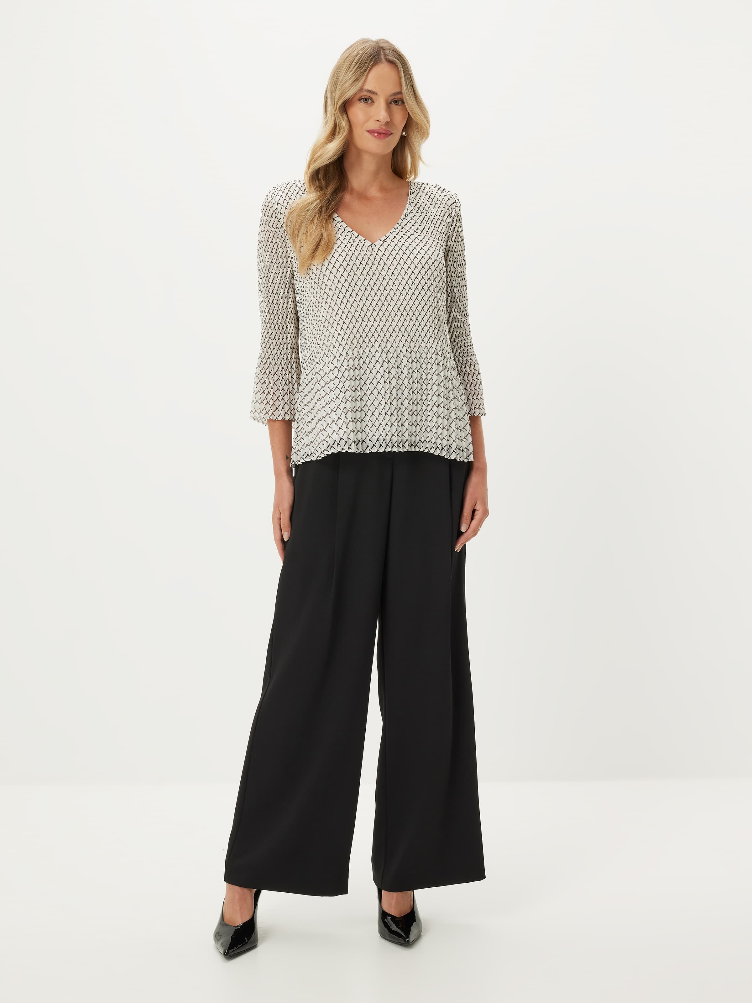 Mia Plisse V Neck Top