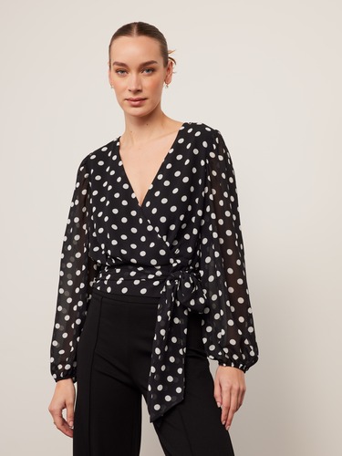 Tara Wrap Front Top                                                                                                             
