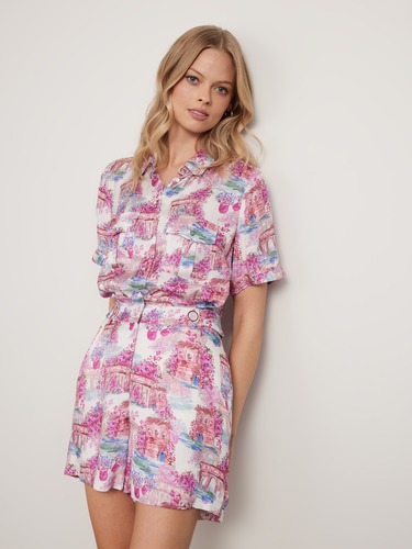 Holiday Print Short                                                                                                             