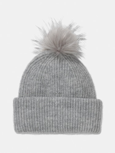 Soft Pom Pom Beanie                                                                                                             