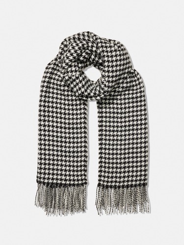Mia Houndstooth Scarf                                                                                                           