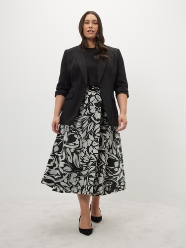 Curve Full Skirt                                                                                                                