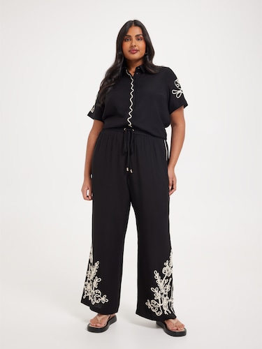 Curve Eddie Embroidered Pant                                                                                                    