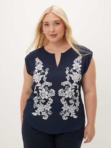 Curve Brooklyn T-Shirt                                                                                                          