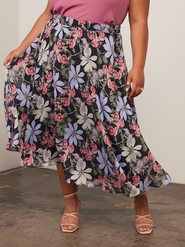 Curve Sitting Pretty Skirt                                                                                                      