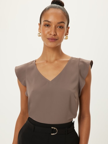 Carrie Core V-Neck Top                                                                                                          